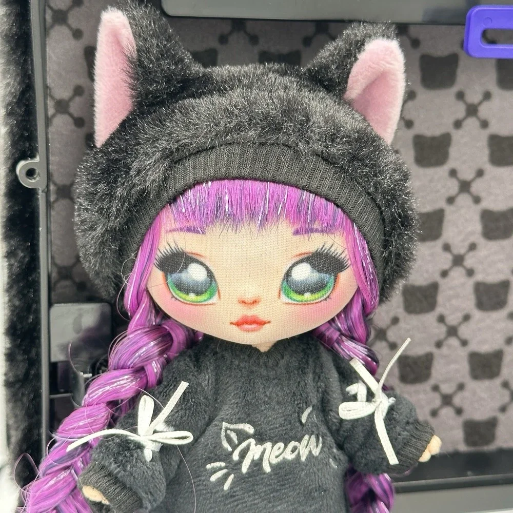 MGA Na! Na! Na! Surprise Meow Doll Playset Purple Hair Cat Ear Case